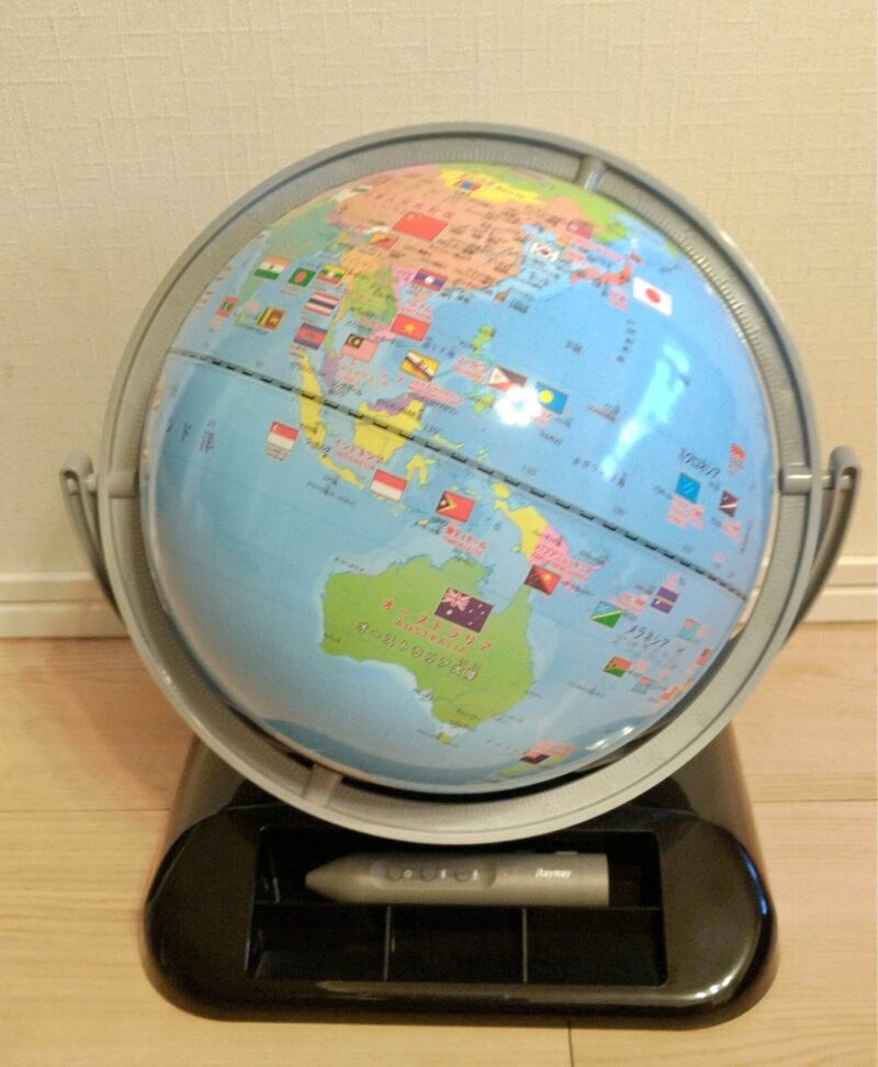 しゃべる地球儀