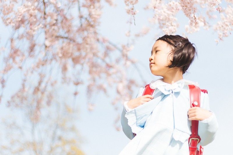 女の子　ランドセル　春　入学式