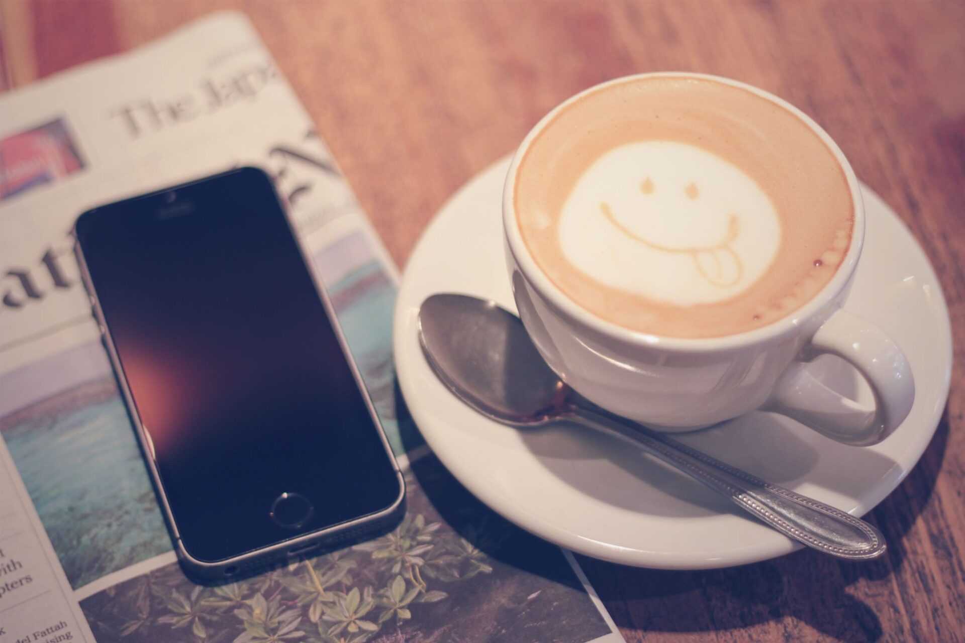 スマホ　カフェラテ