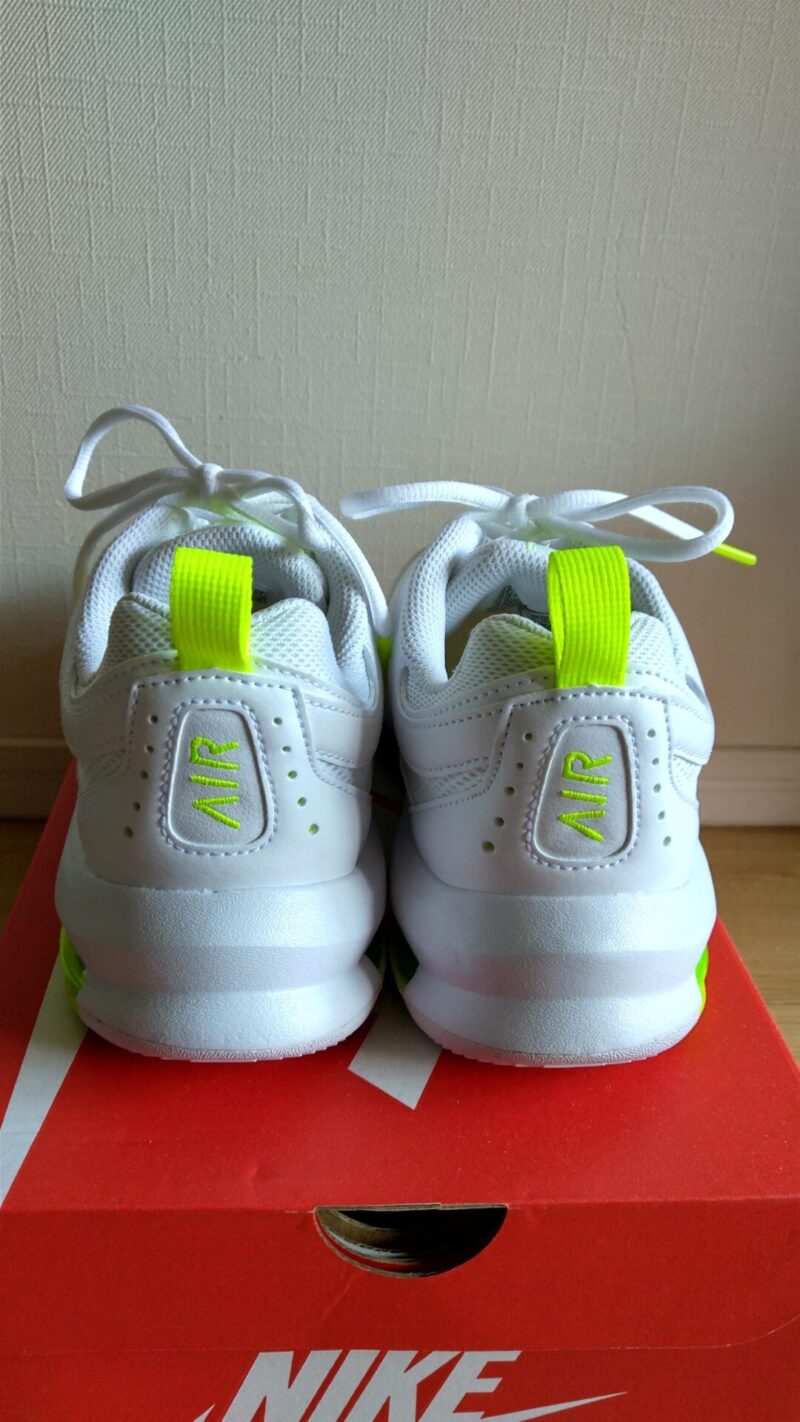 NIKE AIRMAX AP CU4870-107 WHITE/VOLT