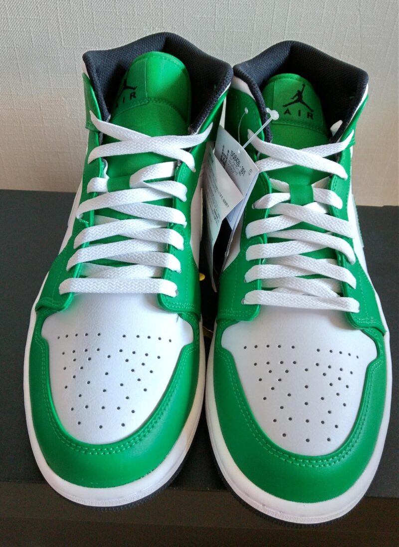 Air Jordan1 Mid "Lucky Green"　スニーカー　ナイキ