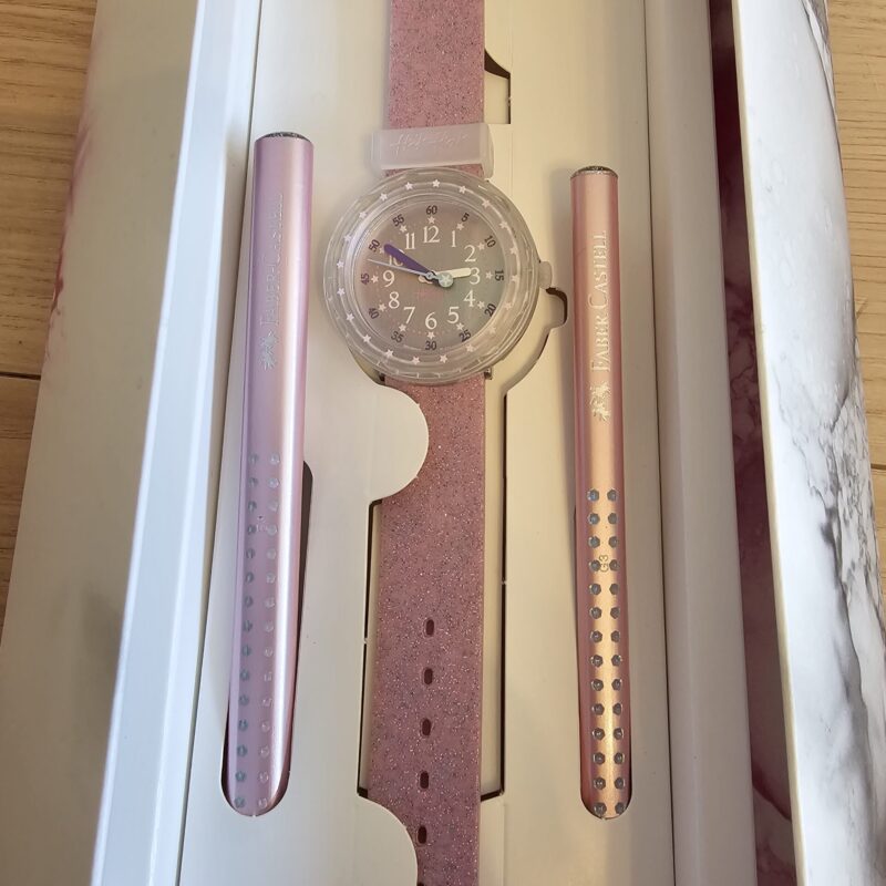 Swatch　腕時計　子供　ピンク
Flik Flak フリックフラック SKETCH IN SPARKLE スケッチ・イン・スパークル FCSP107C